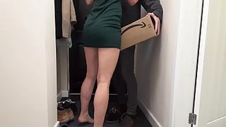 Lucky amazon delivery stud seduced by lonely divorced fresh gets bj and free sex as a tips.