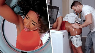 Touching my Gf's Ebony sMom Stuck in the Washing Machine - MILFED