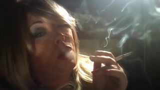 BIG BODIED WOMAN Domme Tina Snua Smoking A Cigarette Deep Between Fingers With Drifting