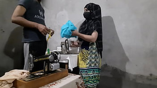 Indian Gorgeous Muslim Slut Gets Butt Sexed By Tailor
