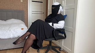 Egyptian Arab wifey with juicy holes got a cream-pie