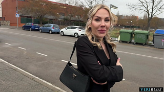 I meet a blonde lady in the middle of the street and we fuck in public