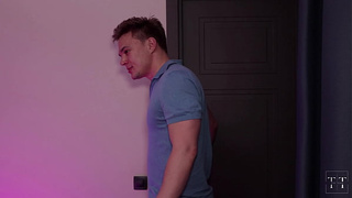 I tricked an Thai masseuse to have rough sex with me