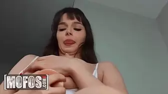 Fine Brunette Babe (Jessica Starling) Finger Banging Her Cunt And Squirting - Mofos