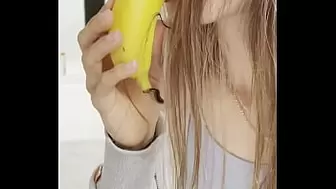 Drilled herself to climax with a banana and ate it